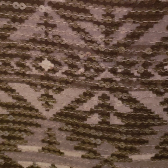 Clothes - Picture 4 of 4